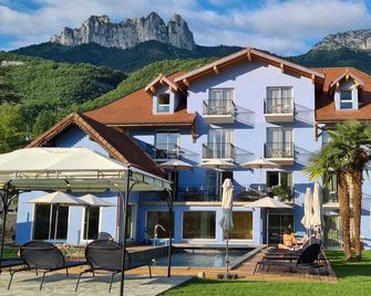 Hotel Le Mouton Bleu - Talloires-Montmin - Gebouw