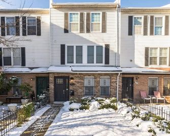 Central Convenient Home with Free Parking #DCottage - Washington, D.C. - Gebäude