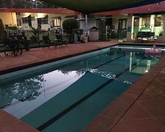 Major Innes Motel - פורט מקווארי - בריכה