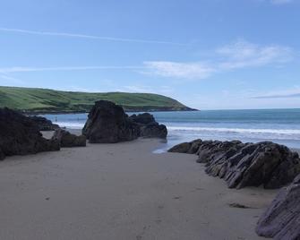 Spacious, light-filled house with unrivalled ocean views - Clonakilty - Beach