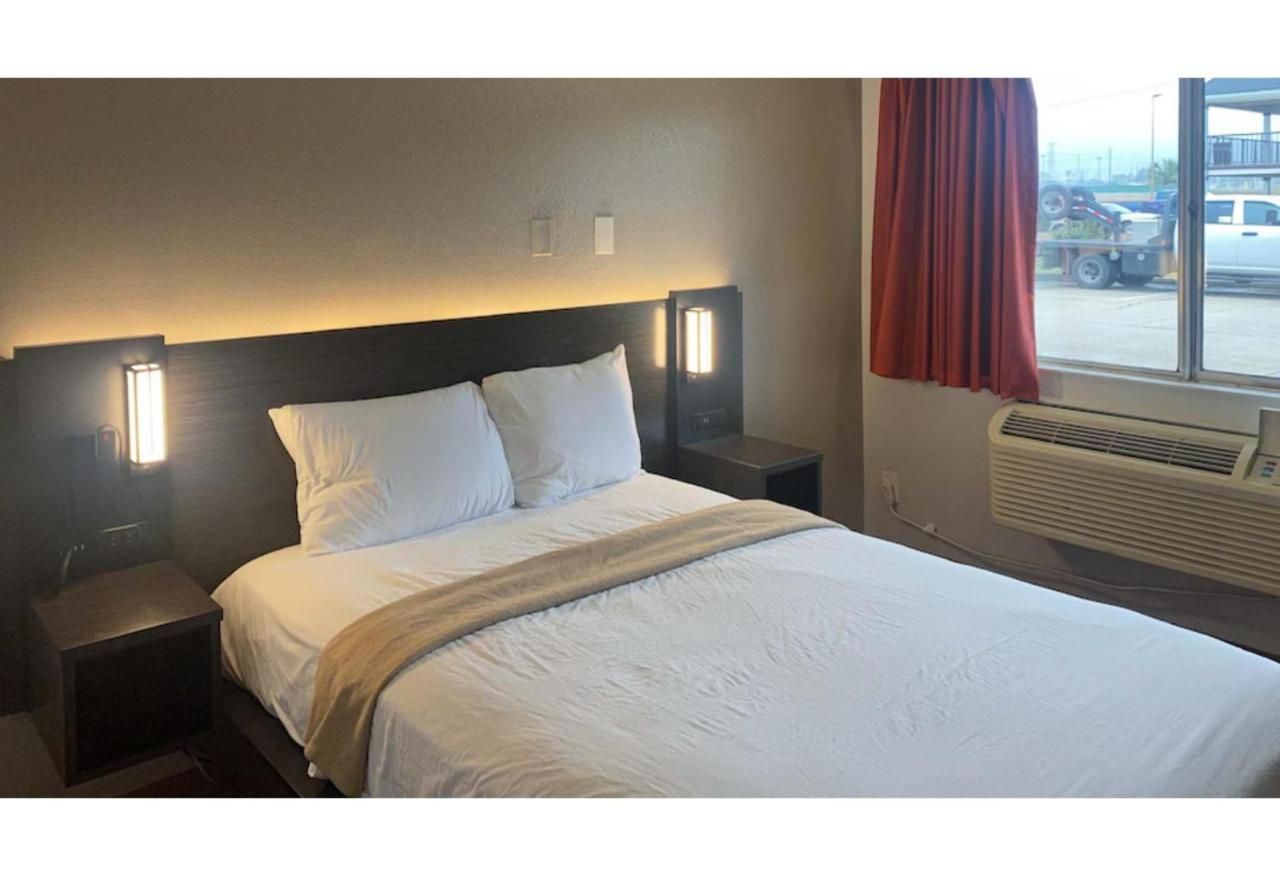 Motel 6 Gulfport thumbnail 3