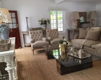 The White Manor - Constantia - Soggiorno