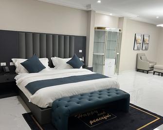 لايف ستايل لاكشري هوتل آند ريزيدنس - مونروفيا - غرفة نوم