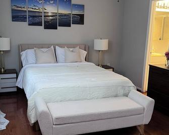 3-bedroom townhome in fantastic Springfield with Wi-Fi & fully equipped kitchen. - Springfield - Bedroom