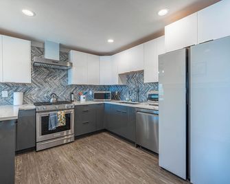 Experience SoCal Living in a Newly Updated Home! - Alhambra - Cocina