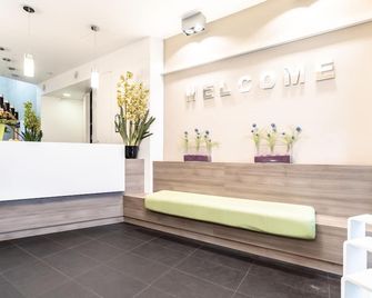 Hotel Demas City - Munich - Front desk