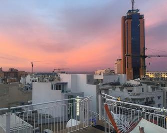 Marco Polo Malta Hostel - San Ġiljan - Balkon