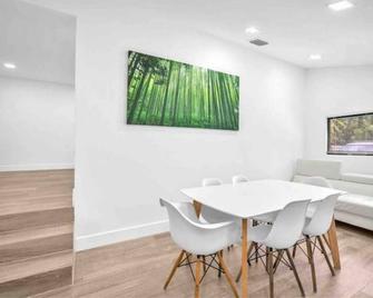 Stylish and Remodeled 3BR House - 邁阿密 - 餐廳