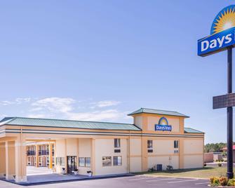 Days Inn by Wyndham Byron - Byron - Gebouw