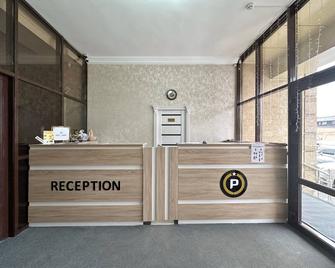 Hotel Parma - Grozny - Front desk