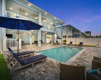 Mermaid's Paradise ~ Pool ~ Dock ~ Games ~ Views - Marathon - Piscina