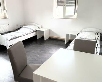 3 apartments time out - Troisdorf - Schlafzimmer