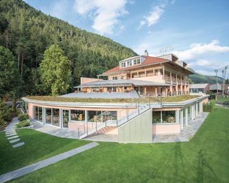 Aktiv & Genusshotel Lodenwirt - Terenten - Gebäude