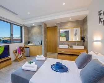 Lilium Luxury Suites - Adults Only - Agia Marina