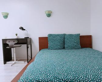 Apt 67m2 hyper centre: 2 chambres, cuisine TV wifi - Fontenay-le-Comte - Bedroom