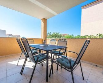 Apartment Anne - Novalja - Balcony