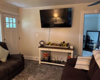 Salisbury Bungalow - Salisbury - Вітальня