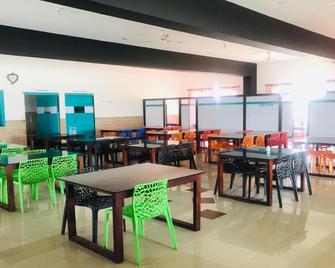 Staymaker Green Valley Residency - Bandipūr - Restaurant
