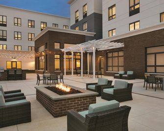 Homewood Suites By Hilton Horsham Willow Grove - Horsham - Patio
