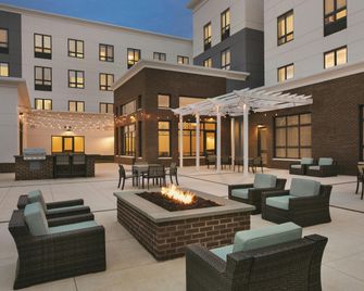 Homewood Suites By Hilton Horsham Willow Grove - Horsham - Innenhof