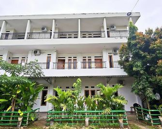 Green Hill Boutique Hotel - Labuan Bajo - Building