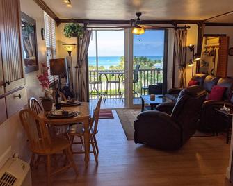 \'Half-Way To Heaven\' You Deserve To Be Here..That's Why You Should Stay With Us! - Bonita Springs - Wohnzimmer