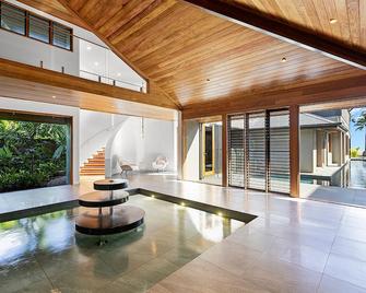 Yangaro - Airlie Beach - Lobby