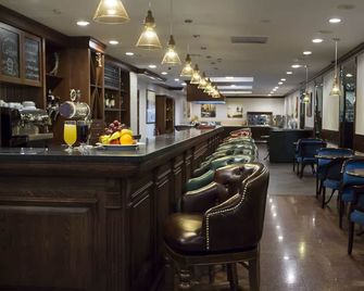 Atyrau Dastan Hotel - Atyrau - Restaurante