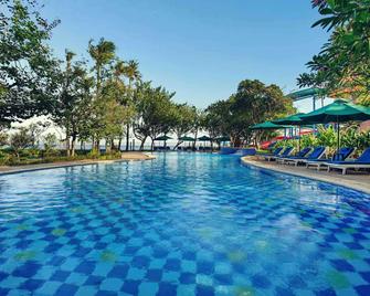 安可會議中心美居酒店 - 雅加達 - 雅加達 - 游泳池