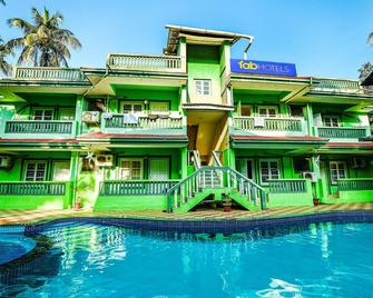 Fabexpress Jesant Valley Resort - Candolim - Gebouw