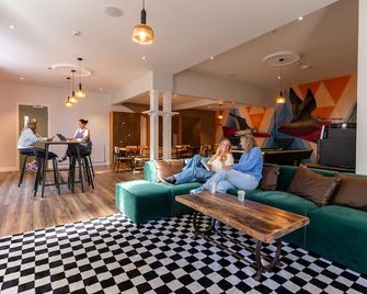 Haka House Christchurch - כרייסטצ'רץ' - טרקלין