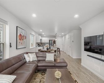 Charming Denver Central Park Single Family Home - Denver - Sala de estar