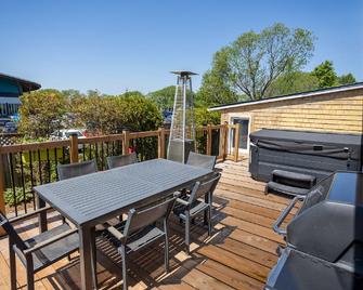 Distinctive 5-room inn, located a few steps from the river to discover the multi - Saint-Jean-Port-Joli - Balcón