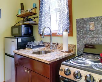 Quiet Millington Tiny House Near Naval Air Base! - Millington