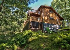 Pet Friendly Private Log Cabin - Great Wolf, Kalahari, Camelback, Pocono Raceway - Swiftwater - Edificio