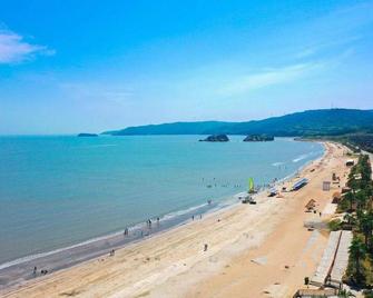 Yibeiwan Seaview Holiday Hotel - Zhoushan - Beach