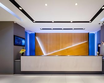 Homeinn Selected Hotel (Shenyang South Tower Shoe City Army General Hospital) - Šen-jang - Recepce