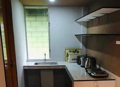 1-Bed studio apartment in Kabankalan Philippines - Kabankalan - Kitchen