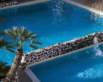 Apartamentos Pirámides - Playa de las Américas - Uima-allas