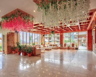 Snow Flakes Resort And Spa Centrally Heated Luxury Resort - Manali - Σαλόνι ξενοδοχείου