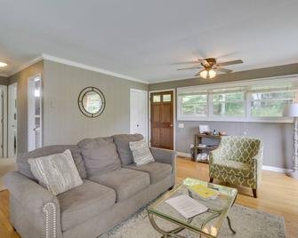 Quiet Charlottesville Hideaway in Baileys Retreat! - Crozet - Sala de estar