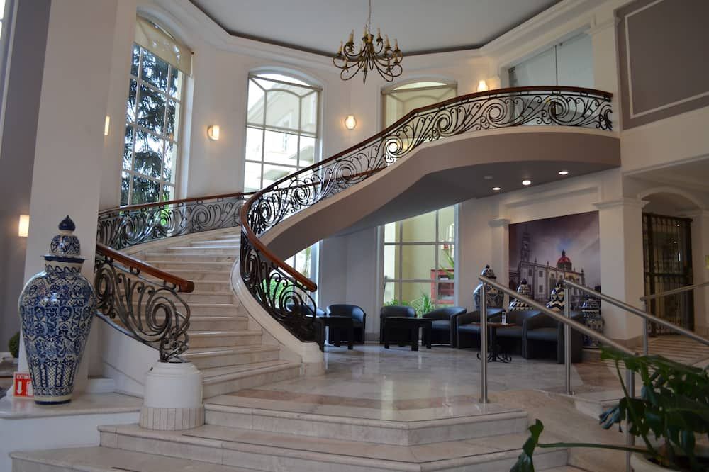 Plaza Camelinas Hotel - קרטארו - לובי