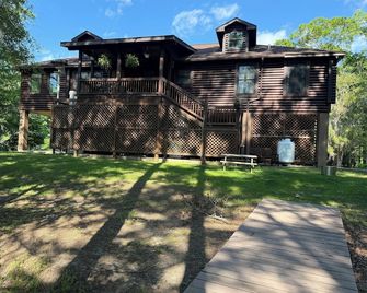 Edisto River Waterfront Cabin in Saint George - Saint George - Building