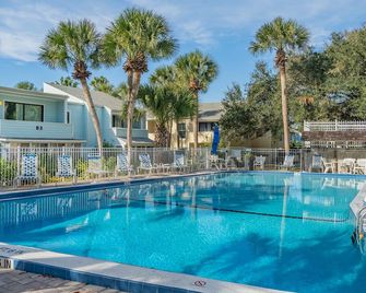 Beachfront Resort Getaway 2br-2ba Condo - St. Augustine - Pool