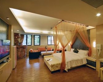 Ming LU Holiday Hotel - Ren-ai Township