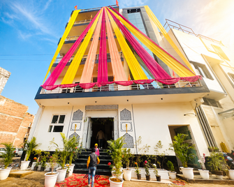 The Swarnim Hotel And Banquet - Noida - Gebäude