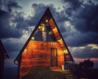 Eagle Red Casino - Vagamon - Building