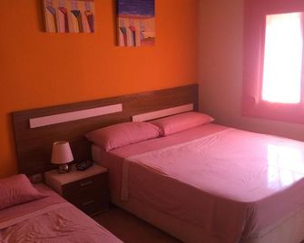 Villa with garden and pool in Denia - Denia - Chambre