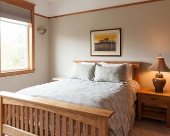 Columbia West 30 day minimum - Hood River - Bedroom