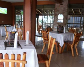 Makan Hill Resort Hotel - Mityana - Restaurante